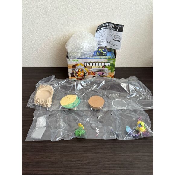 RE-MENT Pikmin Terrarium Collection 2 Figure - Battle On The Beach - Picture 1 of 4